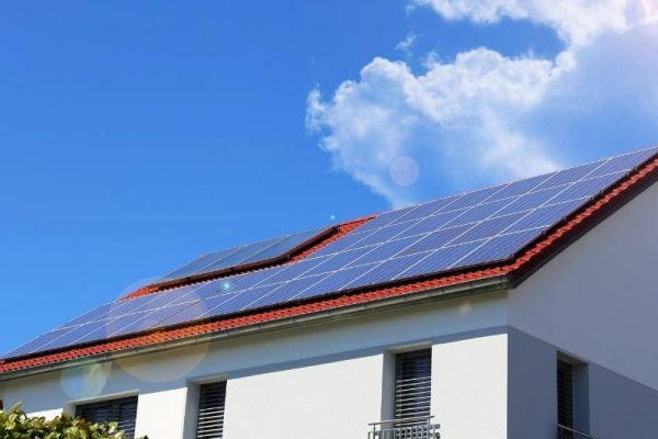 התקנת מערכות סולאריות בבית פרטי